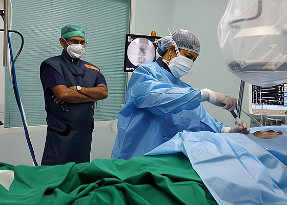 Dr Vanmathy V performing procedure